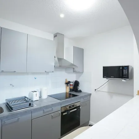 Du Forum,la Gare, 50 M2 , Climatisation, Garage, Cour Appartamento Narbona