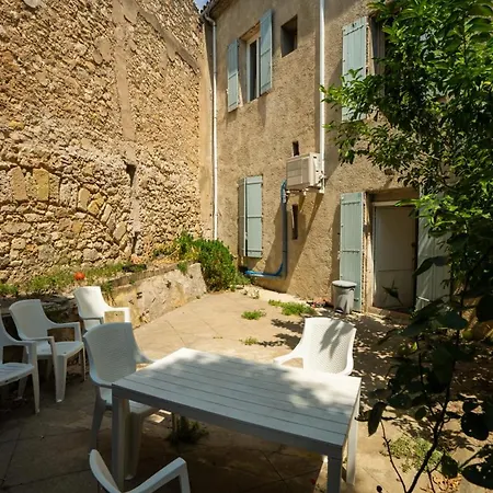 Du Forum,la Gare, 50 M2 , Climatisation, Garage, Cour נרבון