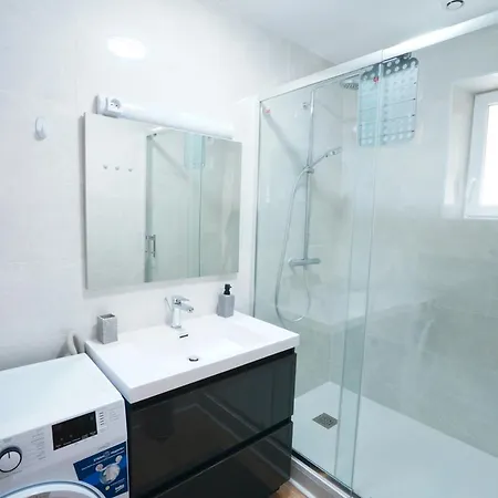 Du Forum,la Gare, 50 M2 , Climatisation, Garage, Cour Appartement Narbonne