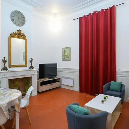 Appartement Du Forum,la Gare, 50 M2 , Climatisation, Garage, Cour *