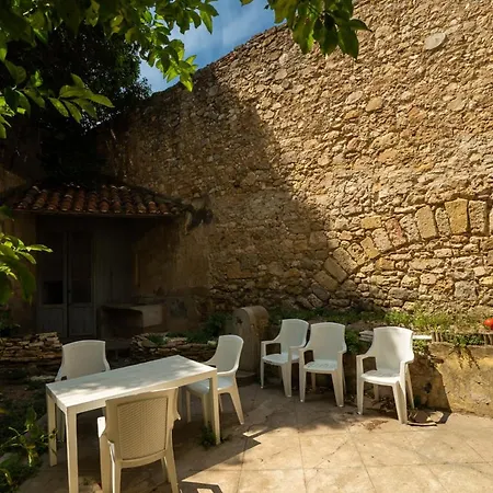 Du Forum,la Gare, 50 M2 , Climatisation, Garage, Cour * Narbona