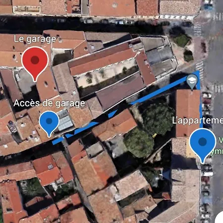 Du Forum,la Gare, 50 M2 , Climatisation, Garage, Cour *